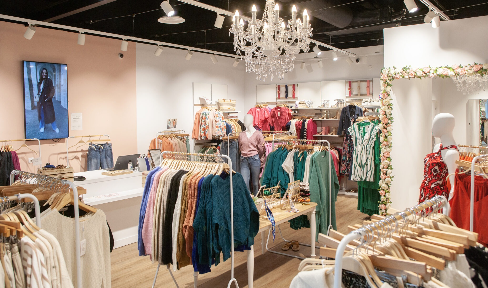 Juste Elles Galerie Cora Bruay